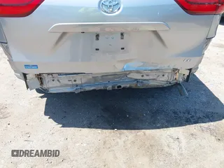 2018 Toyota Sienna LE Auto Access Seat with VIN 5TDKZ3DC0JS940186, listed as a IAAI auction lot 41991827 with 80,071 mi miles and . Bid and sale history available at DreamBid. Image 6.