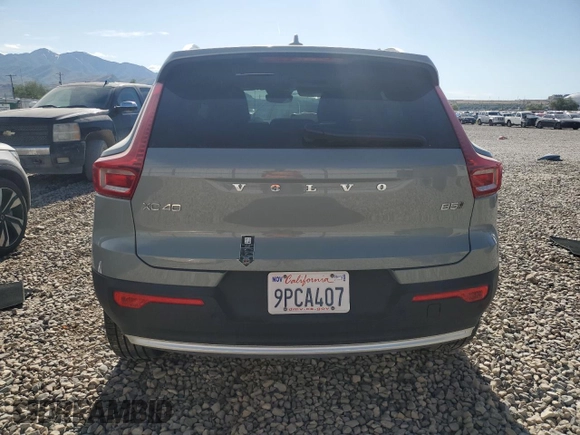 2025 Volvo XC40 Plus Bright Theme with VIN YV4L12UE3S2504316, listed as a Copart auction lot 58528235 with 9,200 mi miles and Clean title. Bid and sale history available at DreamBid. Image 6.