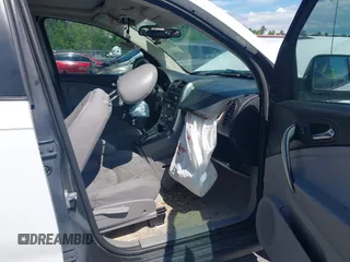 2006 Saturn VUE z VIN 5GZCZ33D66S871113, wystawiony jako IAAI lot #42264608 z przebiegiem 147 000 mil mil oraz . Historia ofert i sprzedaży dostępna na DreamBid. Obrazek 5.