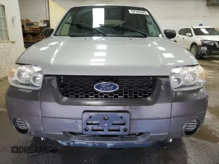 2005 Ford Escape XLS Value z VIN 1FMYU02Z55KA45705, wystawiony jako Copart lot #57244345 z przebiegiem Nie podano mil oraz Czysty tytuł • Clean title. Historia ofert i sprzedaży dostępna na DreamBid. Obrazek 5.