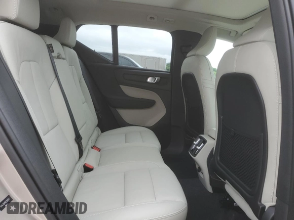 2024 Volvo XC40 Ultimate Dark Theme z VIN YV4L12UM1R2281761, wystawiony jako Copart lot #65295704 z przebiegiem 6 113 mil mil oraz Szkoda całkowita • Salvage title. Historia ofert i sprzedaży dostępna na DreamBid. Obrazek 10.