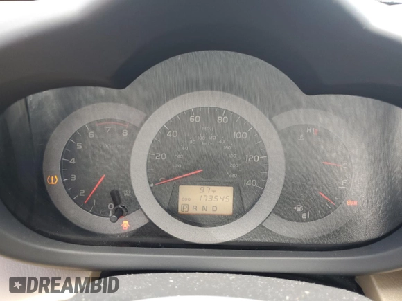 2010 Toyota RAV4 z VIN JTMKF4DV2A5020338, wystawiony jako Copart lot #64439535 z przebiegiem 173 545 mil mil oraz Czysty tytuł • Clean title. Historia ofert i sprzedaży dostępna na DreamBid. Obrazek 9.