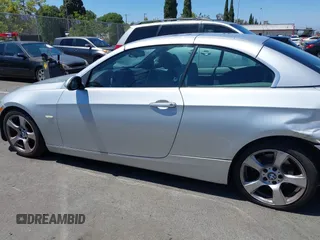 2007 BMW 3 Series 328i with VIN WBAWR33557PX78785, listed as a IAAI auction lot 42715324 with 141,544 mi miles and . Bid and sale history available at DreamBid. Image 14.