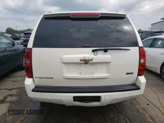 2008 Chevrolet Suburban LT w/2LT with VIN 1GNFK16328R193634, listed as a Copart auction lot 68741644 with 265,320 mi miles and Salvage Title. Bid and sale history available at carsss.com. Image 6.