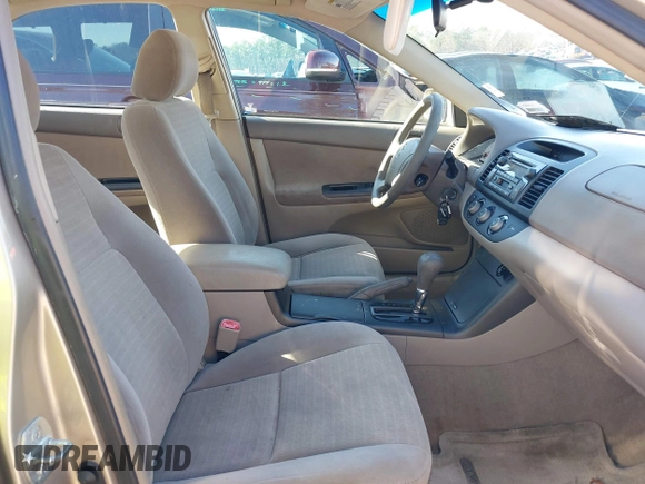 2006 Toyota Camry LE z VIN 4T1BF32K16U118594, wystawiony jako IAAI lot #41558030 z przebiegiem 275 360 mil mil oraz . Historia ofert i sprzedaży dostępna na DreamBid. Obrazek 5.