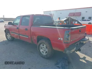 2006 Chevrolet Silverado 1500 LT1 with VIN 2GCEK13T661193182, listed as a IAAI auction lot 41516360 with 193,011 mi miles. Bid and sale history available at carsss.com. Image 3.