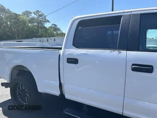 2018 Ford Super Duty F-250 SRW XL with VIN 1FT7W2BT1JEC39660, listed as a IAAI auction lot 42070770 with 300,079 mi miles. Bid and sale history available at carsss.com. Image 6.
