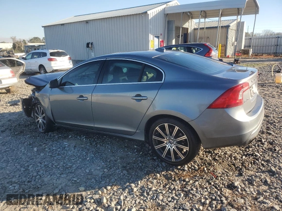 2017 Volvo S60 Inscription z VIN LYV402HKXHB153423, wystawiony jako Copart lot #82981224 z przebiegiem Nie podano mil oraz Szkoda całkowita • Salvage title. Historia ofert i sprzedaży dostępna na DreamBid. Obrazek 2.
