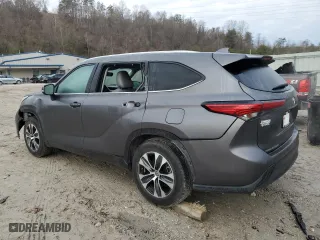 2021 Toyota Highlander XLE with VIN 5TDGZRAH1MS041527, listed as a Copart auction lot 43322245 with 76,996 mi miles and Salvage Title. Bid and sale history available at carsss.com. Image 2.
