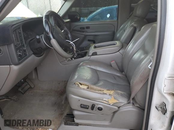 2005 GMC Yukon XL SLT with VIN 3GKFK16Z05G181687, listed as a Copart auction lot 83465814 with 242,289 mi miles and Salvage Title. Bid and sale history available at carsss.com. Image 7.