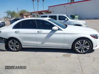 2019 Mercedes-Benz C 300 z VIN 55SWF8DBXKU298367, wystawiony jako IAAI lot #42183443 z przebiegiem 74 433 mil mil oraz . Historia ofert i sprzedaży dostępna na DreamBid. Obrazek 14.