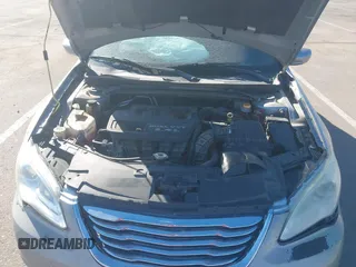 2014 Chrysler 200 LX with VIN 1C3CCBAB3EN210784, listed as a IAAI auction lot 40809915 with 177,513 mi miles. Bid and sale history available at carsss.com. Image 10.