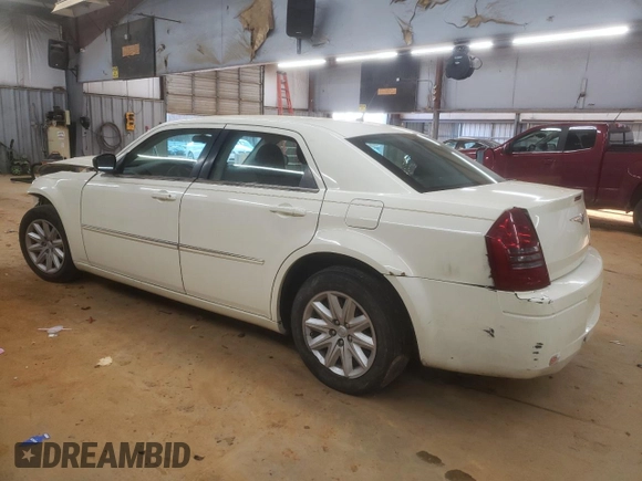 2008 Chrysler 300 LX with VIN 2C3KA43R58H122761, listed as a Copart auction lot 43479375 with 137,262 mi miles and Salvage Title. Bid and sale history available at carsss.com. Image 2.
