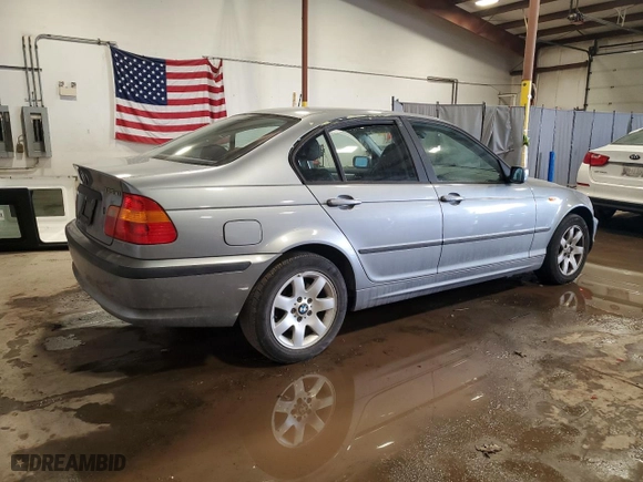 2004 BMW 3 Series 325xi with VIN WBAEU33434PR12142, listed as a Copart auction lot 42591075 with 149,969 mi miles and Salvage Title. Bid and sale history available at carsss.com. Image 3.