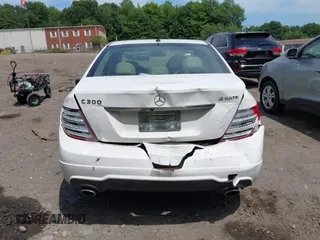 2013 Mercedes-Benz C 300 Sport с VIN WDDGF8AB1DA793939, выставлен на аукционе IAAI как лот 42537158 с пробегом 211 600 миль миль и . История ставок и продаж доступна на DreamBid. Изображение 6.