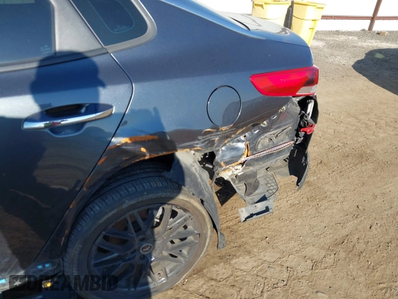 2020 Kia Optima LX z VIN 5XXGT4L3XLG392216, wystawiony jako IAAI lot #42047176 z przebiegiem 86 965 mil mil oraz . Historia ofert i sprzedaży dostępna na DreamBid. Obrazek 6.