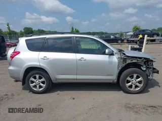 2011 Toyota RAV4 Limited with VIN 2T3DF4DV5BW102695, listed as a IAAI auction lot 42445277 with 198,691 mi miles and . Bid and sale history available at DreamBid. Image 13.