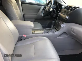 2010 Toyota Highlander with VIN 5TDZK3EH1AS010097, listed as a Copart auction lot 82418184 with 228,242 mi miles and Clean title. Bid and sale history available at DreamBid. Image 5.
