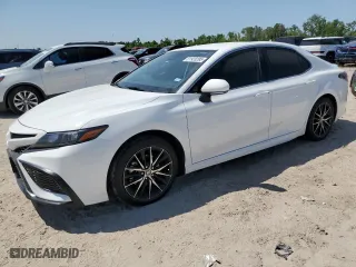 2022 Toyota Camry SE with VIN 4T1G11AK0NU066755, listed as a Copart auction lot 51928295 with 31,233 mi miles and Salvage Title. Bid and sale history available at carsss.com. Image 1.
