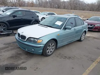 2003 BMW 3 Series 325i with VIN WBAAZ334X3PH34084, listed as a IAAI auction lot 41492157 with 149,254 mi miles. Bid and sale history available at carsss.com. Image 2.