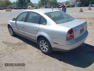 2004 Volkswagen Passat GLS z VIN WVWPD63B64P042673, wystawiony jako IAAI lot #42467361 z przebiegiem 259 067 mil mil oraz . Historia ofert i sprzedaży dostępna na DreamBid. Obrazek 3.