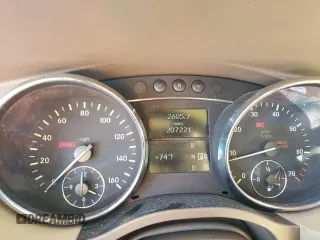2006 Mercedes-Benz R 3.5L with VIN 4JGCB65E66A004079, listed as a Copart auction lot 71790604 with 207,221 mi miles and Salvage Title. Bid and sale history available at DreamBid. Image 9.