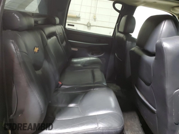 2002 Chevrolet Avalanche with VIN 3GNEK13T32G183380, listed as a Copart auction lot 77013414 with 190,568 mi miles and Clean Title. Bid and sale history available at carsss.com. Image 10.