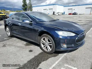 2013 Tesla Model S with VIN 5YJSA1CN1DFP08574, listed as a Copart auction lot 48762375 with 197,328 mi miles and Salvage Title. Bid and sale history available at carsss.com. Image 4.