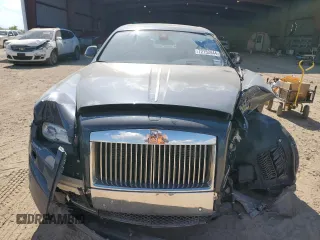 2015 Rolls-Royce Ghost z VIN SCA664S53FUX53197, wystawiony jako Copart lot #72152444 z przebiegiem 39 280 mil mil oraz Szkody całkowita. Historia ofert i sprzedaży dostępna na DreamBid. Obrazek 5.