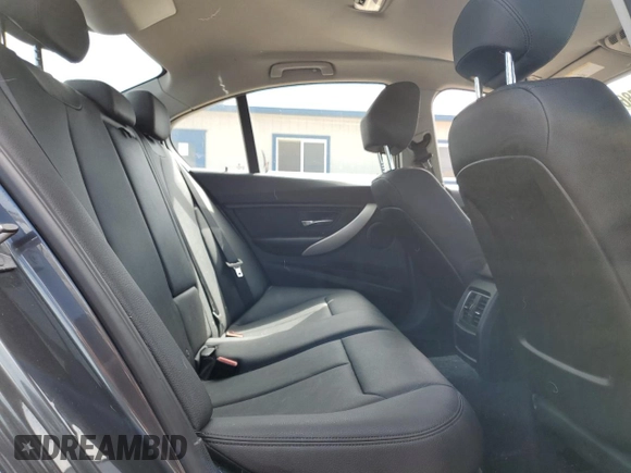 2017 BMW 3 Series 320i z VIN WBA8E1G34HNU15828, wystawiony jako Copart lot #52578625 z przebiegiem 61 391 mil mil oraz Szkoda całkowita • Salvage title. Historia ofert i sprzedaży dostępna na DreamBid. Obrazek 10.