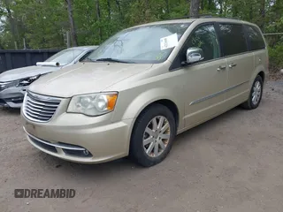 2011 Chrysler Town & Country Touring L z VIN 2A4RR8DG1BR703726, wystawiony jako IAAI lot #42134668 z przebiegiem 133 329 mil mil oraz . Historia ofert i sprzedaży dostępna na DreamBid. Obrazek 2.