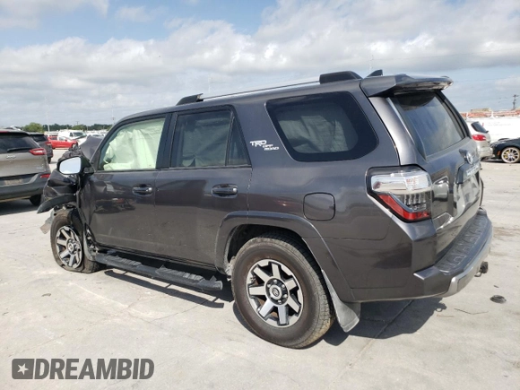2018 Toyota 4Runner SR5 z VIN JTEBU5JR6J5485820, wystawiony jako Copart lot #57053075 z przebiegiem Nie podano mil oraz Szkoda całkowita • Salvage title. Historia ofert i sprzedaży dostępna na DreamBid. Obrazek 2.