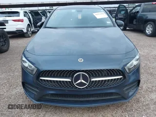 2022 Mercedes-Benz A 220 z VIN W1K3G4EBXNJ333694, wystawiony jako IAAI lot #41932394 z przebiegiem Nie podano mil oraz . Historia ofert i sprzedaży dostępna na DreamBid. Obrazek 6.