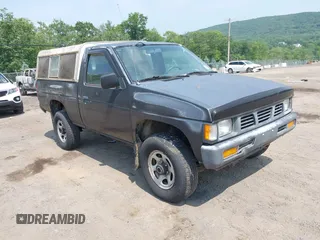 1994 Nissan Frontier XE z VIN 1N6SD11Y3RC385361, wystawiony jako IAAI lot #42448363 z przebiegiem 101 254 mil mil oraz . Historia ofert i sprzedaży dostępna na DreamBid. Obrazek 1.