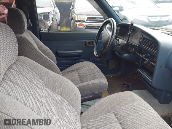 1994 Toyota Pickup z VIN JT4VN93D4R5043301, wystawiony jako IAAI lot #41970473 z przebiegiem 286 005 mil mil oraz . Historia ofert i sprzedaży dostępna na DreamBid. Obrazek 5.