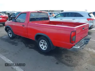 2000 Nissan Frontier XE z VIN 1N6DD21SXYC366427, wystawiony jako IAAI lot #42111404 z przebiegiem 176 579 mil mil oraz . Historia ofert i sprzedaży dostępna na DreamBid. Obrazek 3.