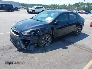 2019 Kia Forte LXS z VIN 3KPF24AD7KE102404, wystawiony jako IAAI lot #42571520 z przebiegiem 61 502 mil mil oraz . Historia ofert i sprzedaży dostępna na DreamBid. Obrazek 2.