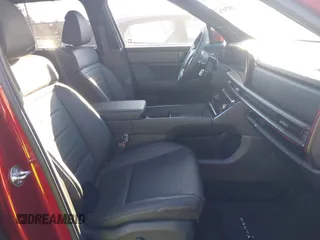 2024 Hyundai Santa Fe Calligraphy z VIN 5NMP5DGLXRH046830, wystawiony jako IAAI lot #41274376 z przebiegiem 229 mil mil oraz . Historia ofert i sprzedaży dostępna na DreamBid. Obrazek 5.