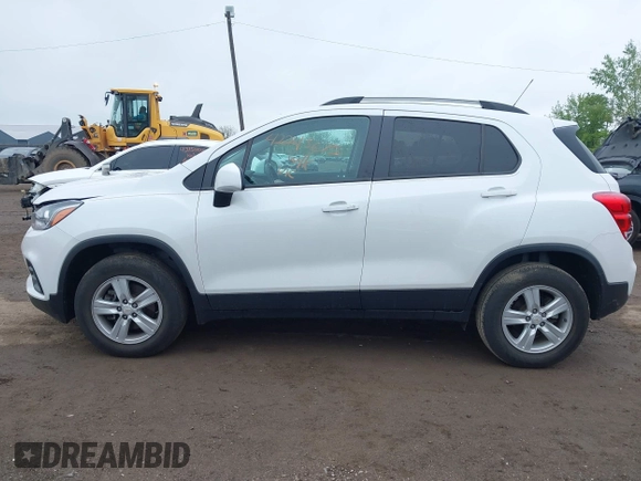 2021 Chevrolet Trax LT with VIN KL7CJPSB2MB358581, listed as a IAAI auction lot 42243675 with 32,517 mi miles and . Bid and sale history available at DreamBid. Image 14.