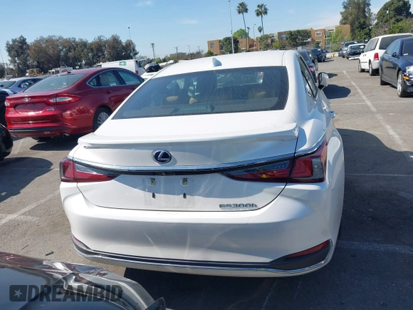2021 Lexus ES with VIN 58ACA1C13MU005619, listed as a IAAI auction lot 41637656 with 44,165 mi miles. Bid and sale history available at carsss.com. Image 16.