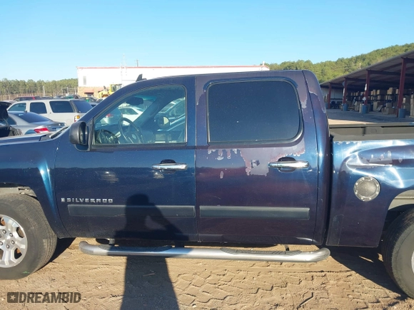 2007 Chevrolet Silverado 1500 LT w/1LT with VIN 3GCEC13J27G501078, listed as a IAAI auction lot 41660302 with 203,791 mi miles. Bid and sale history available at carsss.com. Image 14.