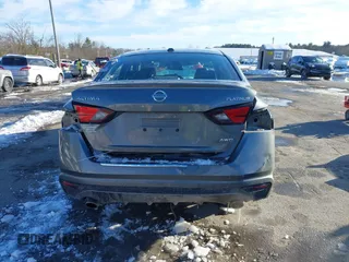 2019 Nissan Altima 2.5 Platinum with VIN 1N4BL4FW0KC229384, listed as a IAAI auction lot 41585970 with 112,087 mi miles. Bid and sale history available at carsss.com. Image 16.