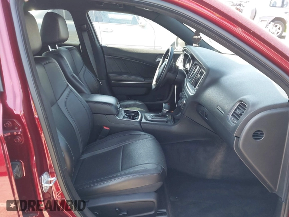 2018 Dodge Charger SXT Plus with VIN 2C3CDXHG2JH247372, listed as a IAAI auction lot 41988312 with 33,204 mi miles and . Bid and sale history available at carsss.com. Image 5.