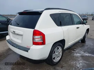 2008 Jeep Compass Sport with VIN 1J8FF47W88D647320, listed as a IAAI auction lot 41567742 with Not Provided miles and . Bid and sale history available at DreamBid. Image 4.