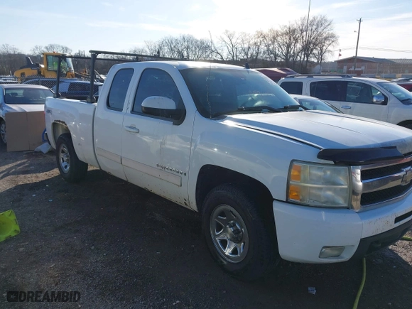 2009 Chevrolet Silverado 1500 LTZ with VIN 1GCEK39079Z114929, listed as a IAAI auction lot 41494959 with 305,078 mi miles. Bid and sale history available at carsss.com. Image 1.