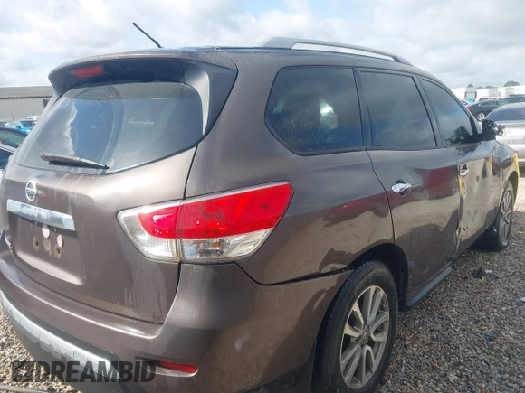 2015 Nissan Pathfinder S with VIN 5N1AR2MN0FC701622, listed as a IAAI auction lot 42243858 with 162,072 mi miles and . Bid and sale history available at DreamBid. Image 4.