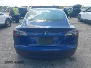 2020 Tesla Model 3 Standard Range Plus z VIN 5YJ3E1EA6LF785622, wystawiony jako IAAI lot #42080180 z przebiegiem 34 133 mil mil oraz . Historia ofert i sprzedaży dostępna na DreamBid. Obrazek 16.