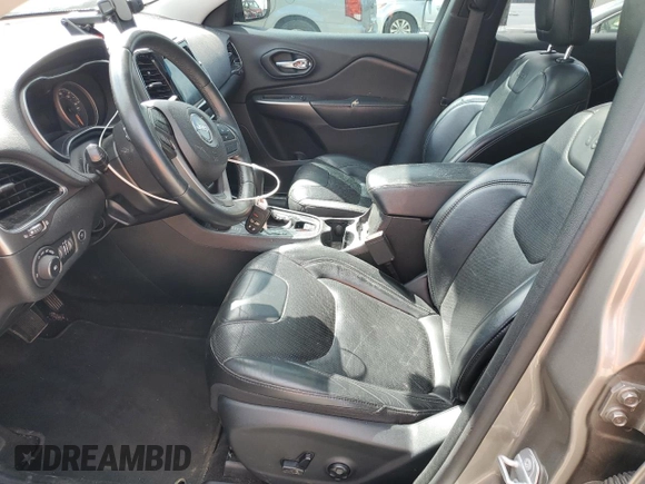 2019 Jeep Cherokee Limited with VIN 1C4PJMDX8KD286735, listed as a Copart auction lot 57758285 with 102,442 mi miles and Salvage title. Bid and sale history available at DreamBid. Image 7.