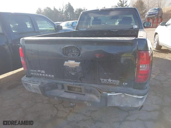 2011 Chevrolet Silverado 1500 LT with VIN 1GCRCSE09BZ421152, listed as a IAAI auction lot 41656671 with 272,927 mi miles. Bid and sale history available at carsss.com. Image 6.