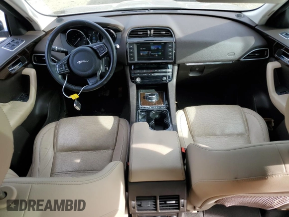 2017 Jaguar F-Pace 35t Prestige z VIN SADCK2BVXHA060972, wystawiony jako Copart lot #48649505 z przebiegiem 48 055 mil mil oraz Szkoda całkowita • Salvage title. Historia ofert i sprzedaży dostępna na DreamBid. Obrazek 8.